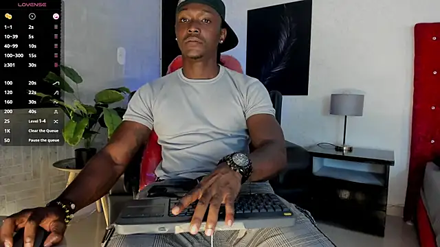 Snapshot of DannSmmith chatting on February 21, 2026, 5:09 am DannSmmith online show from February 21, 2026, 5:09 am