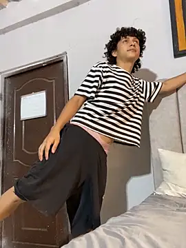 Cherry boy 18 online show from April 16, 2026, 5:25 pm