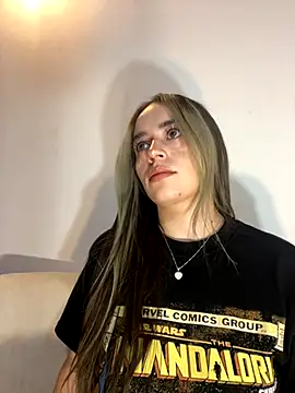 Natalia Suarez online show from October 28, 2025, 11:47 pm