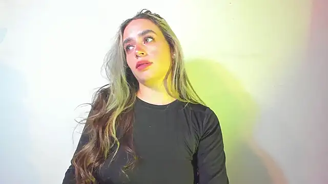 Natalia Suarez online show from October 2, 2025, 2:15 am