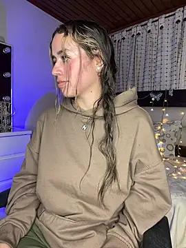 Natalia Suarez online show from March 7, 2025, 6:57 am