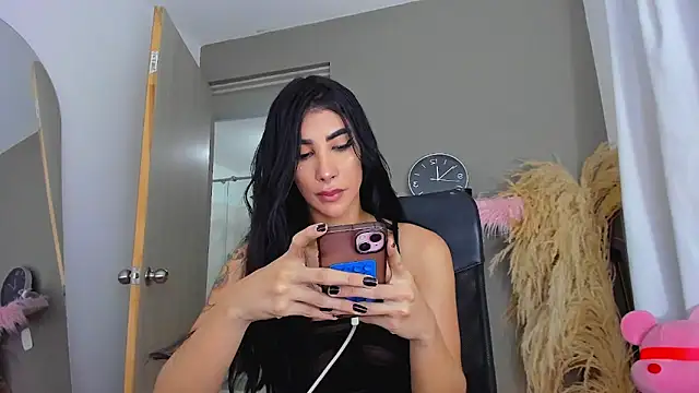 Snapshot of GarciaMilu chatting on November 30, 2025, 4:13 am GarciaMilu online show from November 30, 2025, 4:13 am