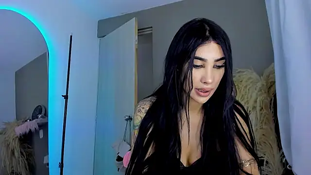 Snapshot of GarciaMilu chatting on November 28, 2025, 2:23 am GarciaMilu online show from November 28, 2025, 2:23 am