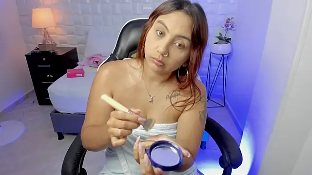 Snapshot of anny_rouse24 chatting on April 23, 2026, 2:29 am anny rouse24 online show from April 23, 2026, 2:29 am