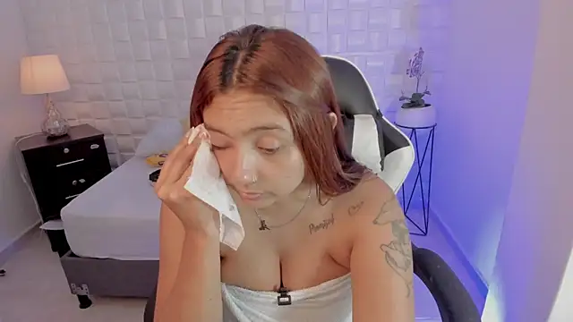 Snapshot of anny_rouse24 chatting on February 12, 2026, 2:22 am anny rouse24 online show from February 12, 2026, 2:22 am