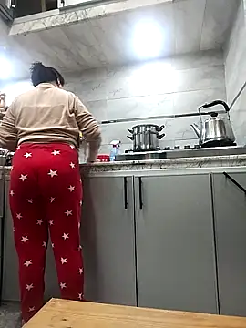 lolo890 online show from April 9, 2026, 9:21 pm