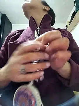 lolo890 online show from February 2, 2026, 11:04 pm