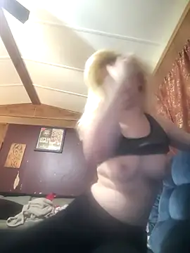 Snapshot of AshleyDalton101 chatting on March 26, 2026, 6:28 pm AshleyDalton101 online show from March 26, 2026, 6:28 pm