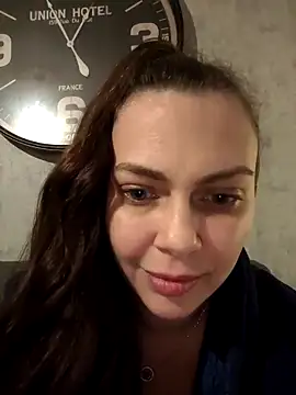 Snapshot of LEAsquirt91 chatting on March 6, 2025, 12:00 am LEAsquirt91 online show from March 6, 2025, 12:00 am