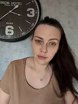 Snapshot of LEAsquirt91 chatting on March 18, 2025, 2:39 pm LEAsquirt91 online show from March 18, 2025, 2:39 pm