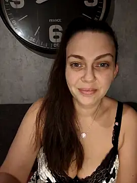 Snapshot of LEAsquirt91 chatting on March 22, 2025, 12:49 am LEAsquirt91 online show from March 22, 2025, 12:49 am