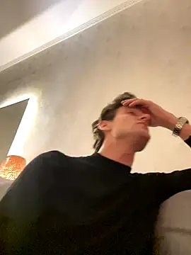 Snapshot of ETHAN_MOORE chatting on October 10, 2025, 3:02 pm ETHAN MOORE online show from October 10, 2025, 3:02 pm