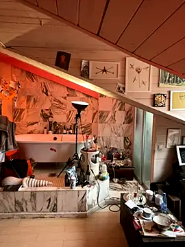 Snapshot of ETHAN_MOORE chatting on October 29, 2025, 11:42 am ETHAN MOORE online show from October 29, 2025, 11:42 am