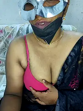Snapshot of Malluivaniya chatting on January 22, 2025, 7:13 pm Malluivaniya online show from January 22, 2025, 7:13 pm