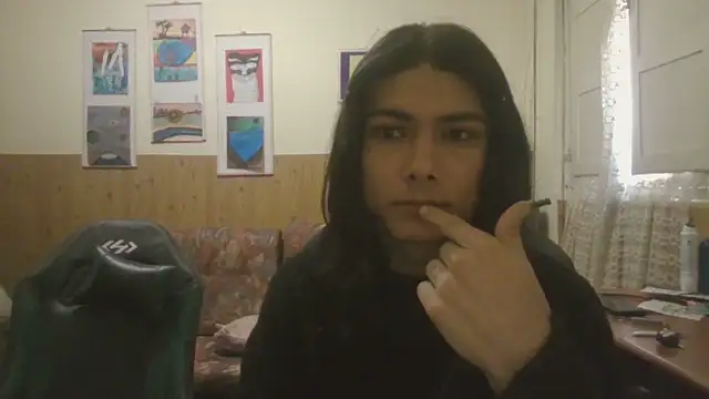 calliemaggotbone online show from November 16, 2025, 1:27 pm