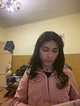 Snapshot of calliemaggotbone chatting on April 7, 2026, 5:04 pm calliemaggotbone online show from April 7, 2026, 5:04 pm