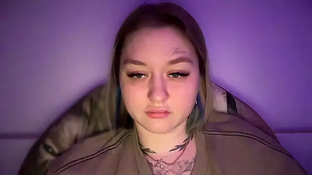 Snapshot of Isabel-Bailey chatting on November 13, 2025, 10:13 pm Isabel-Bailey online show from November 13, 2025, 10:13 pm