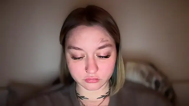 Snapshot of Isabel-Bailey chatting on November 11, 2025, 10:15 pm Isabel-Bailey online show from November 11, 2025, 10:15 pm