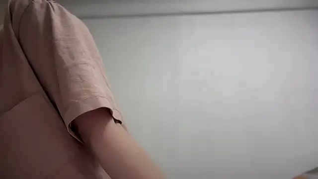 Snapshot of Isabel-Bailey chatting on October 19, 2025, 9:06 pm Isabel-Bailey online show from October 19, 2025, 9:06 pm