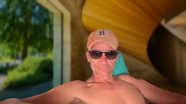 Snapshot of Amsterdaman chatting on July 10, 2026, 6:30 pm Amsterdaman online show from July 10, 2026, 6:30 pm
