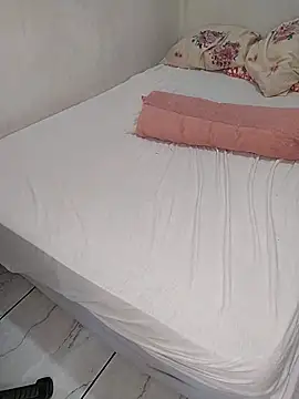 Rafaelayamazaki online show from February 14, 2026, 5:46 pm