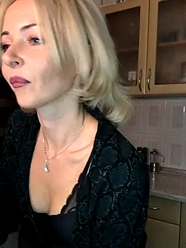 Kristina03 online show from November 7, 2025, 10:03 pm