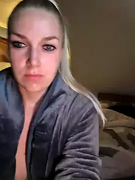 Snapshot of Sexy-Milla chatting on July 6, 2026, 7:05 pm Sexy-Milla online show from July 6, 2026, 7:05 pm