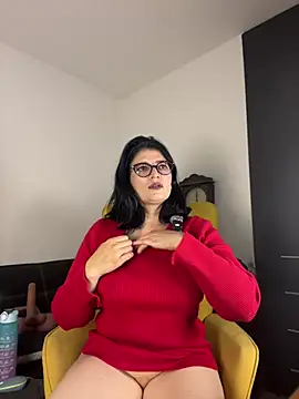 Snapshot of adriana71 chatting on June 30, 2026, 4:01 am adriana71 online show from June 30, 2026, 4:01 am