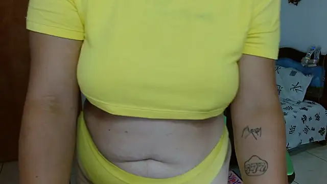 Snapshot of candy_crazy38 chatting on March 13, 2025, 9:21 am candy crazy38 online show from March 13, 2025, 9:21 am