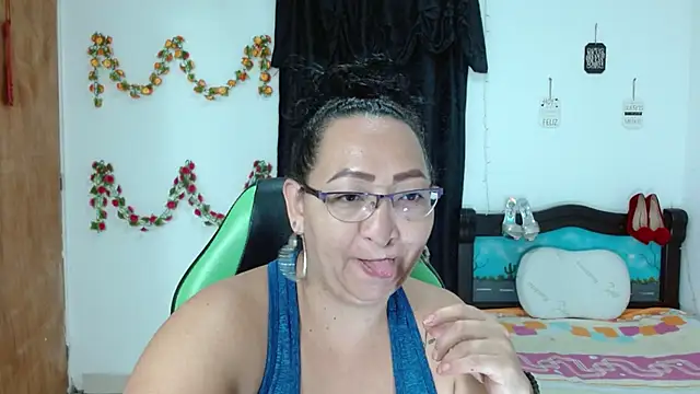 Snapshot of candy_crazy38 chatting on January 17, 2025, 10:56 pm candy crazy38 online show from January 17, 2025, 10:56 pm