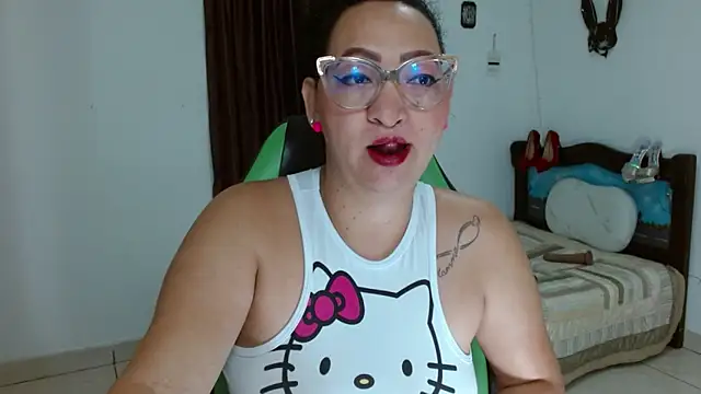 Snapshot of candy_crazy38 chatting on March 1, 2025, 8:45 am candy crazy38 online show from March 1, 2025, 8:45 am