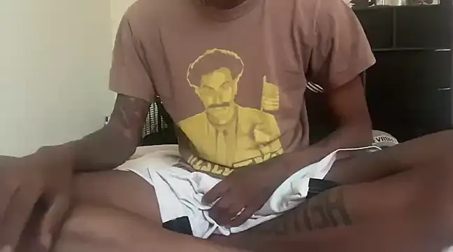 ITSONLYKENNY online show from February 17, 2025, 9:32 pm