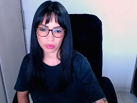 diana  34 online show from November 26, 2025, 11:38 pm