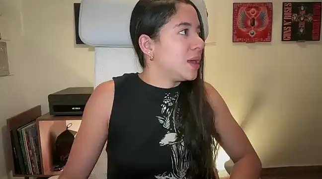 adriana  sosa  online show from February 5, 2025, 11:17 pm