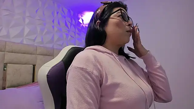 PauletteJ online show from February 9, 2026, 11:52 am