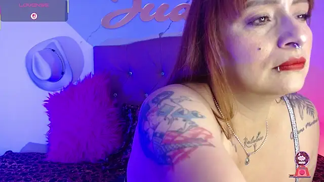 Snapshot of juanitared chatting on June 11, 2026, 12:01 am juanitared online show from June 11, 2026, 12:01 am