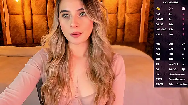 Snapshot of KiaraCarter chatting on October 20, 2025, 7:47 pm KiaraCarter online show from October 20, 2025, 7:47 pm