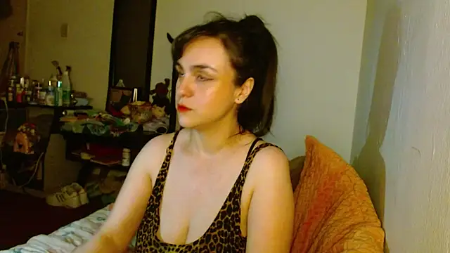 collette beaufoy  online show from September 28, 2025, 10:28 pm