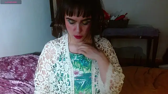 Snapshot of collette_beaufoy_ chatting on December 4, 2025, 6:23 am collette beaufoy online show from December 4, 2025, 6:23 am