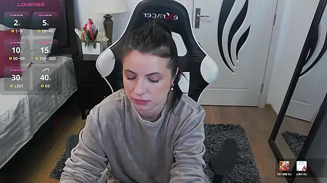 Snapshot of AmyPure_ chatting on April 22, 2026, 4:41 am AmyPure online show from April 22, 2026, 4:41 am