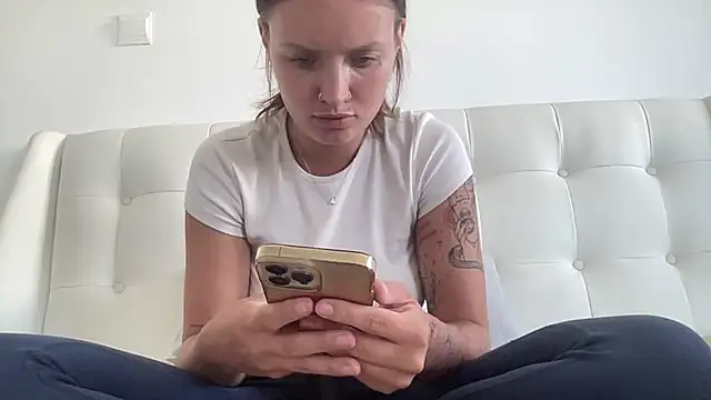 Snapshot of mariemelissah chatting on October 13, 2025, 10:06 am mariemelissah online show from October 13, 2025, 10:06 am