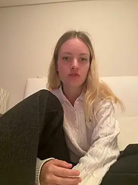 mariemelissah online show from March 3, 2025, 2:06 pm