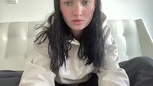 mariemelissah online show from December 14, 2025, 8:31 am