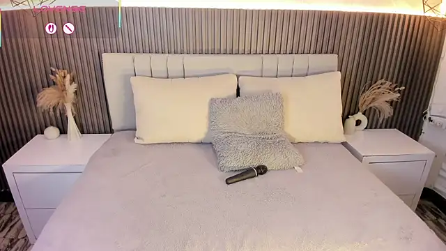 SHANONCLARK online show from October 14, 2025, 7:14 pm