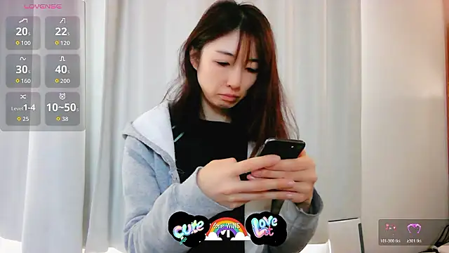 Snapshot of Love_me_Eri_ chatting on November 19, 2025, 11:27 pm Love me Eri online show from November 19, 2025, 11:27 pm