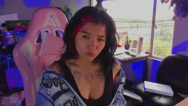 annie walker6 online show from December 5, 2025, 8:06 pm