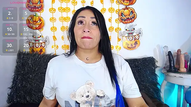 luna sofia69 online show from October 4, 2025, 12:17 pm