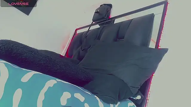 candy kendall online show from April 18, 2026, 6:05 am