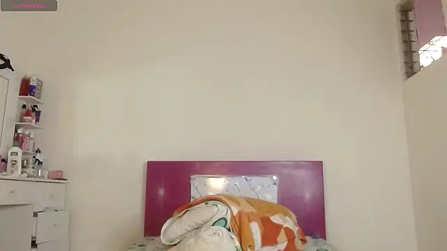 Snapshot of horny_bulma chatting on July 23, 2026, 2:14 pm horny bulma online show from July 23, 2026, 2:14 pm