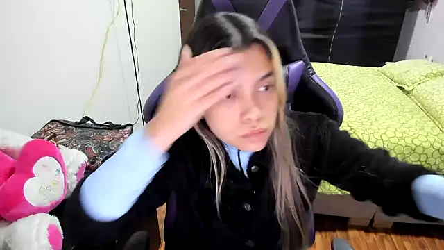 LuisaReyes 2911 online show from October 18, 2025, 2:13 am